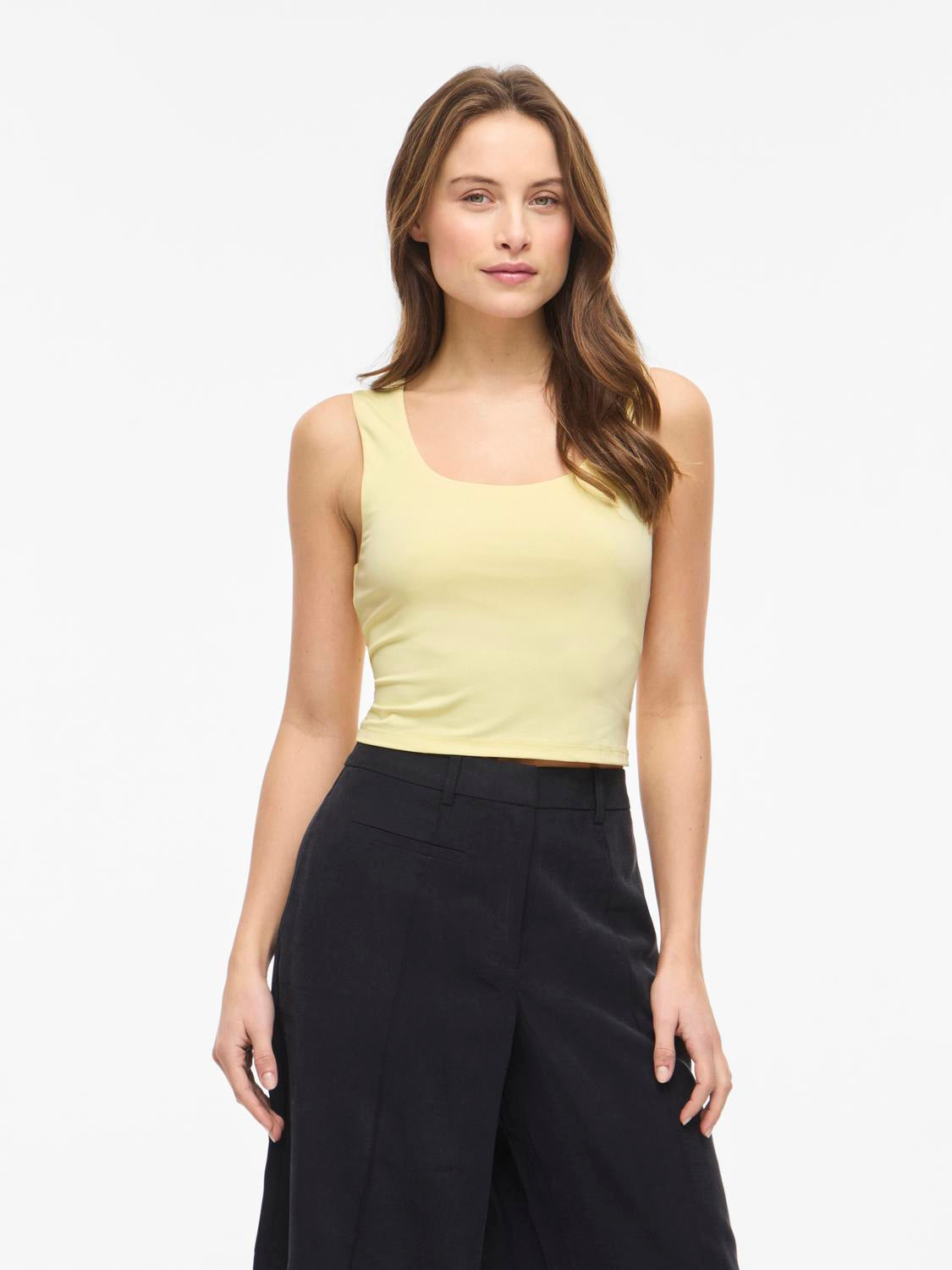 model_shot-front